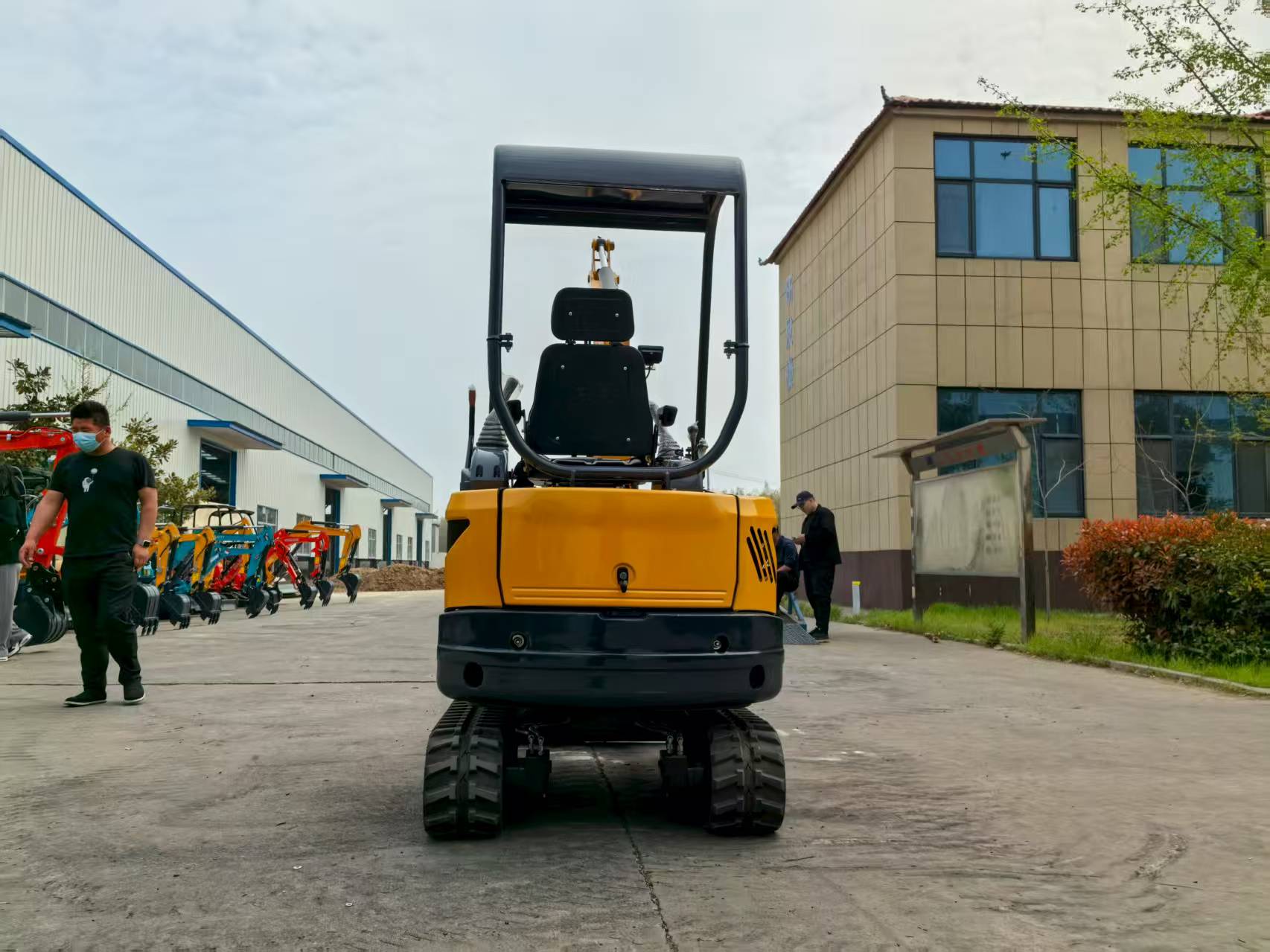 2T Tailless Small Excavator EP - đánh giá và giá Urban Farming Usa